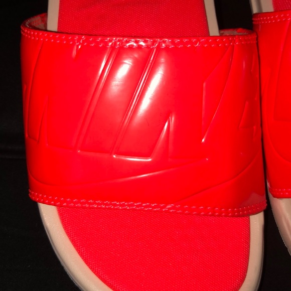 Nike slip Ons - Picture 2 of 6